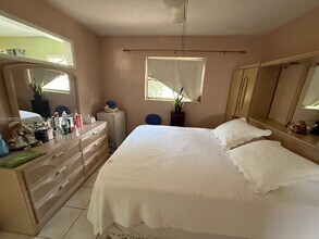 2450 Lincoln St in Hollywood, FL - Building Photo - Building Photo