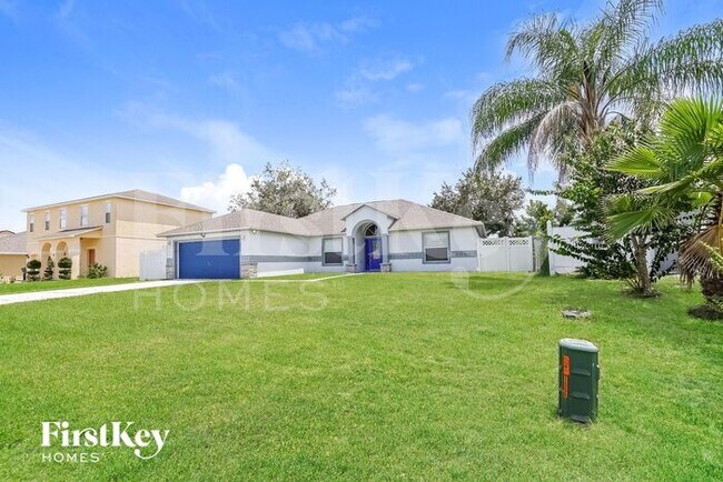 1954 Manatee Dr in Poinciana, FL - Building Photo - Building Photo