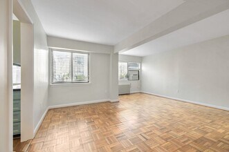 3901 Tunlaw Rd NW in Washington, DC - Building Photo - Building Photo