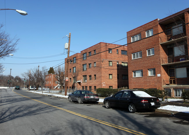 4000 Livingston Rd SE in Washington, DC - Building Photo - Building Photo