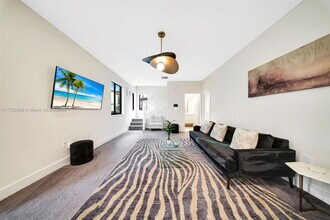 4707 NW 83rd St in Doral, FL - Building Photo - Building Photo