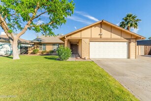 14237 N 41st Dr in Phoenix, AZ - Building Photo