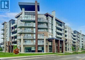 417 N Service Rd in Hamilton, ON - Building Photo