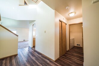 2107 Yellowstone St in Ellensburg, WA - Building Photo - Building Photo