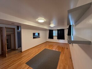 8037 S Wentworth Ave in Chicago, IL - Building Photo - Building Photo