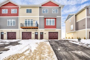 2192 Rolling Green Trl in North Mankato, MN - Building Photo