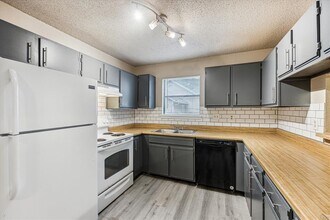 2810 Jadewood Ct in Austin, TX - Building Photo - Building Photo