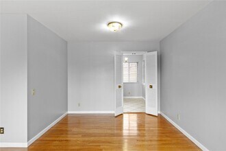 4645 Tauneybrook Dr in St. Louis, MO - Foto de edificio - Building Photo