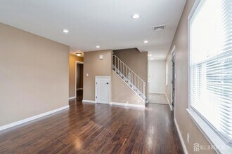 208 Penn Ave in Edison, NJ - Building Photo - Building Photo
