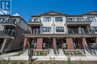 49 Matawin Ln in Richmond Hill, ON - Building Photo