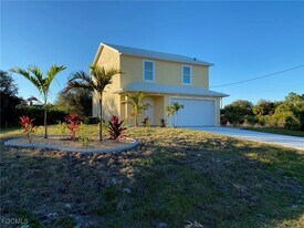 272 Pelton Cir in Port Charlotte, FL - Building Photo