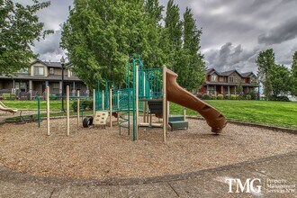 1420 NE Edgefield St in Hillsboro, OR - Building Photo - Building Photo