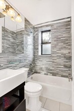 432 E 13th St in New York, NY - Foto de edificio - Building Photo