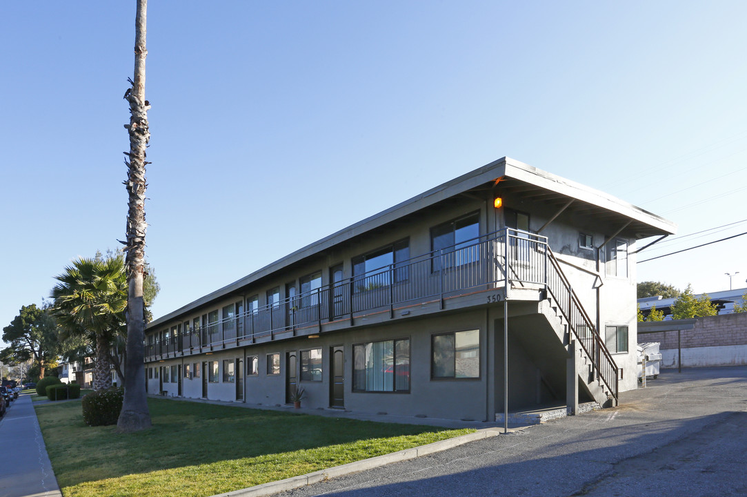 350 Dunster Apartments in Campbell, CA - Foto de edificio