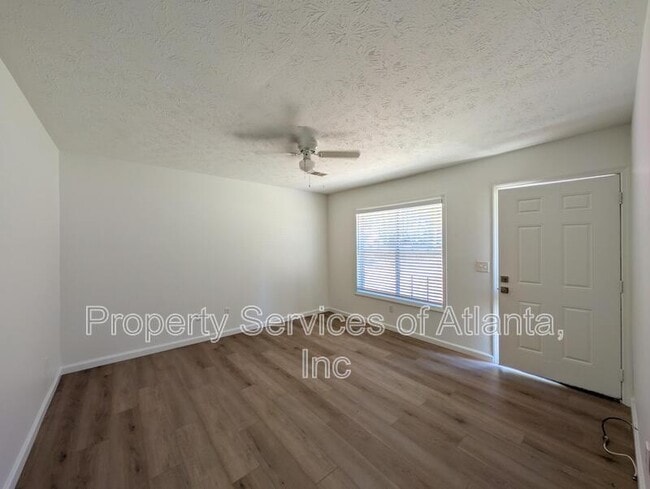 8305 Glenwoods Terrace in Riverdale, GA - Building Photo - Building Photo