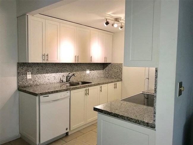 4701 Martinique Dr-Unit -#D1 in Coconut Creek, FL - Foto de edificio - Building Photo