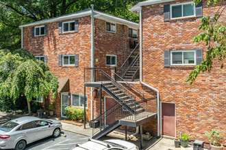 Stanford Court Condominiums in Atlanta, GA - Building Photo - Building Photo