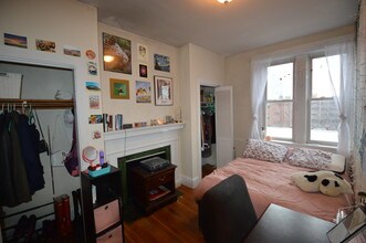 66 Egmont St, Unit 5 in Brookline, MA - Foto de edificio - Building Photo