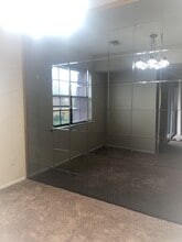 106 Keystone Ct, Unit 106C Keystone Ct in Woodbridge, NJ - Building Photo - Building Photo