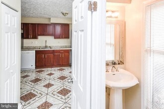 2115 N Anvil Ln in Temple Hills, MD - Building Photo - Building Photo