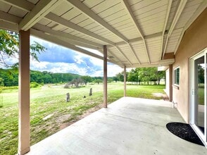 1959 Arcadia Loop in Kerrville, TX - Building Photo - Building Photo