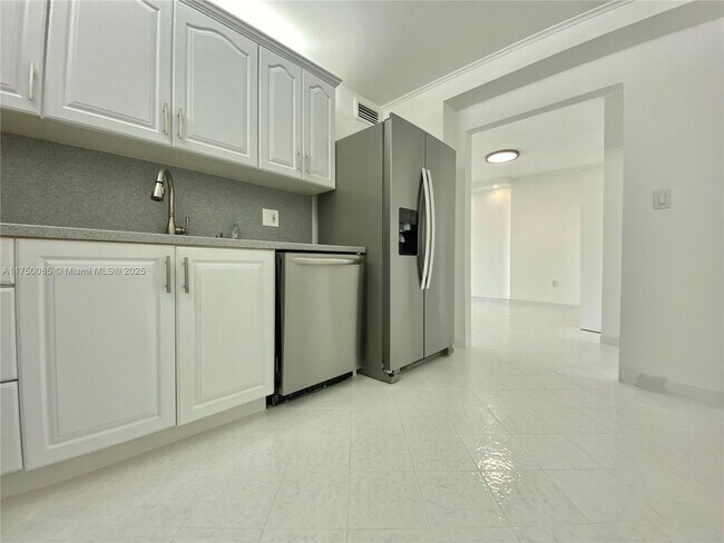 property at 400 Kings Point Dr