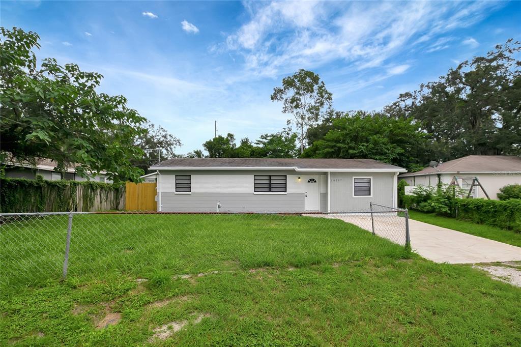 10007 N 20th St in Tampa, FL - Building Photo