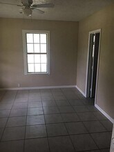 102 N Avenue C in Freeport, TX - Building Photo - Building Photo