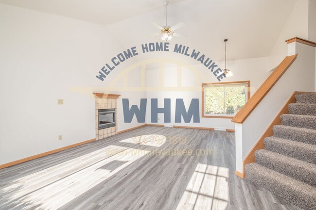 18910 Hi View Dr in Brookfield, WI - Building Photo - Building Photo