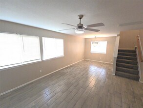 20933 Patriot Park Ln in Katy, TX - Foto de edificio - Building Photo