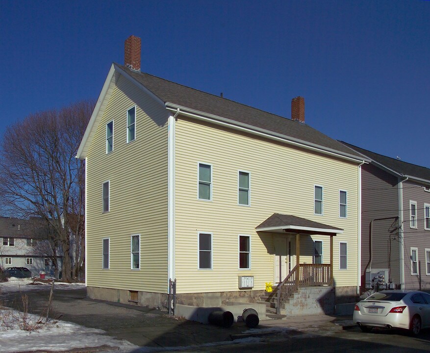 137 John St in Fall River, MA - Foto de edificio