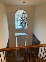 100 Beacon Hill Pl in Lynchburg, VA - Building Photo