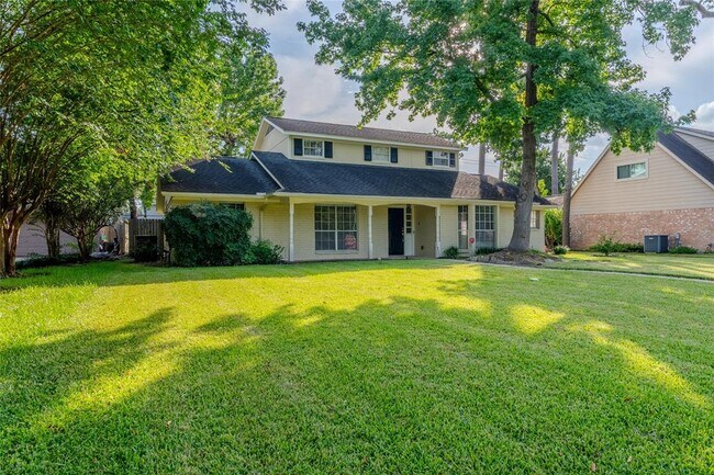 16227 Southampton Dr in Spring, TX - Building Photo - Building Photo