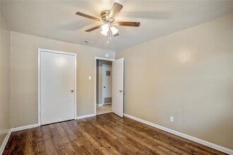 3532 Midwest Dr in Bryan, TX - Building Photo - Building Photo