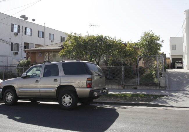 4418-4420 Burns Ave in Los Angeles, CA - Building Photo - Building Photo