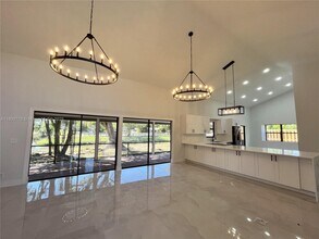 1182 Raintree Ln in Wellington, FL - Building Photo - Building Photo