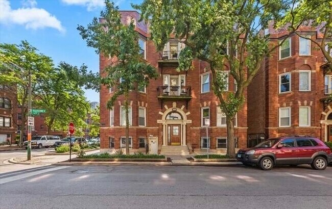 property at 5203 S Blackstone Ave