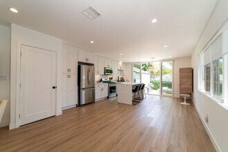 9044 Carson St in Culver City, CA - Building Photo - Building Photo