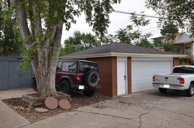 1710 Ulster St in Denver, CO - Building Photo - Building Photo