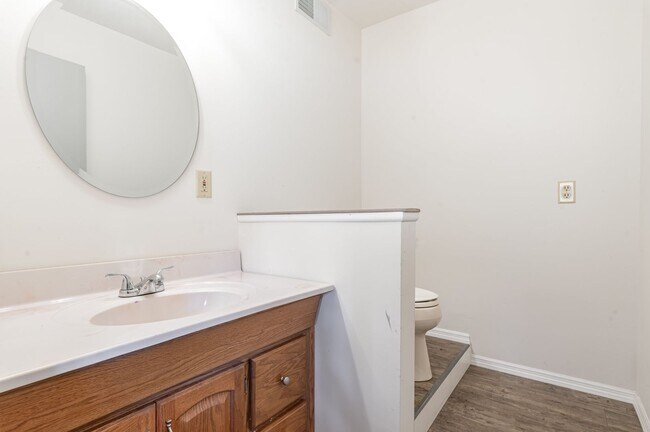 2 Independence Dr in Mt Holly Springs, PA - Building Photo - Building Photo