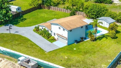 19450 SW 125th Ave in Miami, FL - Building Photo - Building Photo