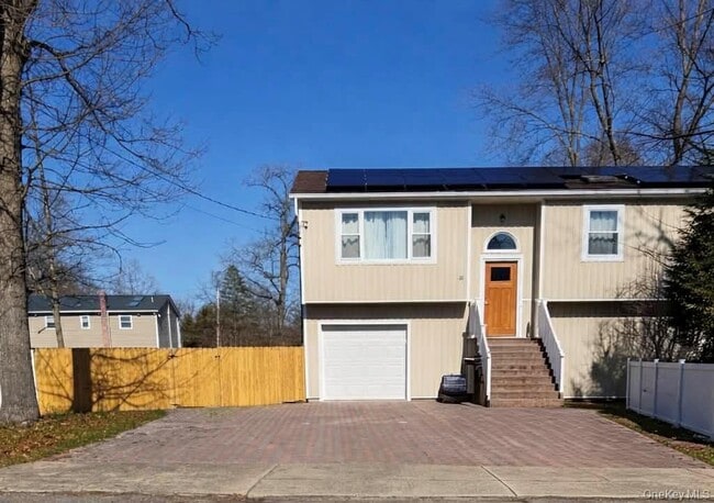 property at 31 Perry Ln