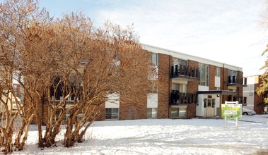 Madison Arms in Edmonton, AB - Building Photo - Building Photo