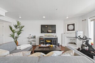 1621 Barry Ave, Unit 3 in Los Angeles, CA - Building Photo