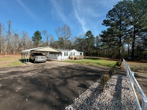 512 Rock Creek Rd in Hot Springs, AR - Foto de edificio - Building Photo