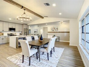 7384 Van Lake Dr in Englewood, FL - Building Photo - Building Photo