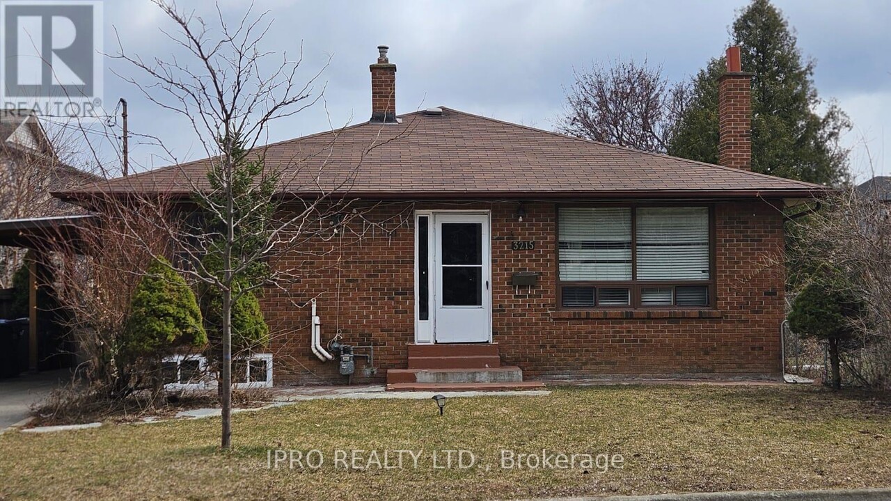 3215 Parkerhill Rd in Mississauga, ON - Building Photo