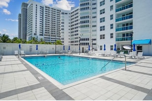 5001 Collins Ave, Unit 1K in Miami, FL - Building Photo