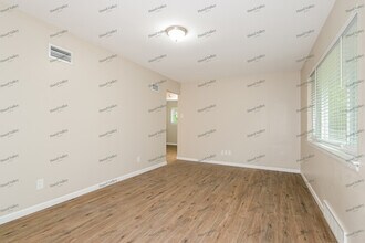 850 Daniel Boone Dr in Florissant, MO - Foto de edificio - Building Photo