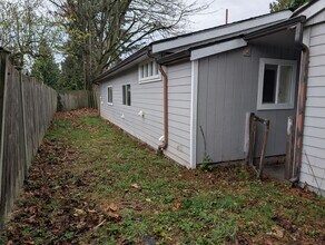 10331 Wallingford Ave N in Seattle, WA - Foto de edificio - Building Photo